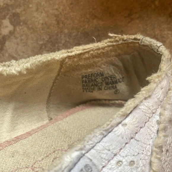 MUDD Bundle. Women's Cream and Gray Flats - Picture 14 of 16